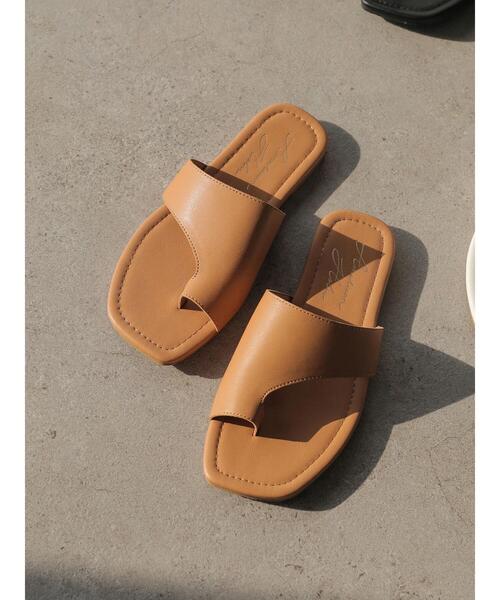 AMERICAN HOLIC（アメリカンホリック）の「アシンメトリースクエアサンダル　＊（サンダル・レディース・ベージュ/ホワイト/ブラック・M/L/S）」の3枚目の写真