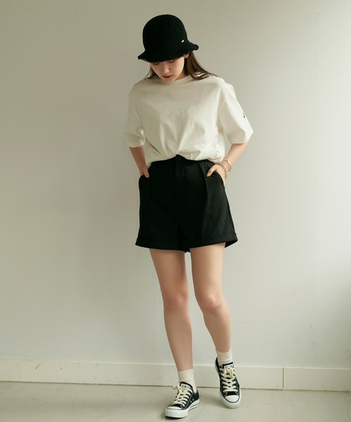 TINA:JOJUN(ティーナジョジュン)の「裾折り返し ショートパンツ TINA:JOJUN(その他パンツ・レディース・ピンクベージュ/ブラック/ブラウン系その他/ピンク系その他・M)」の5枚目の写真