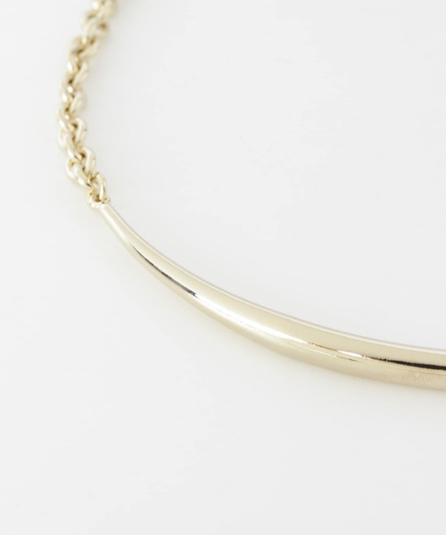 SMELLY（スメリー）の「メタルカーブバーネックレス（ネックレス・レディース・ゴールド・-）」の3枚目の写真