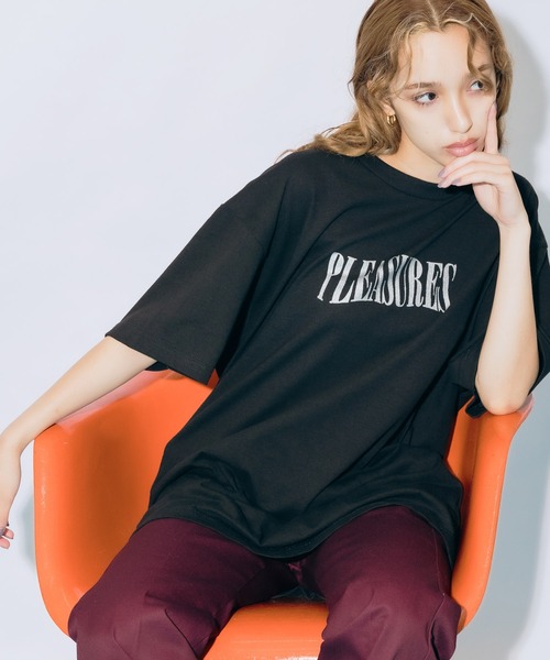 PLEASURES/プレジャーズ PARTY LOGO T-SHIRT ビッグシルエット