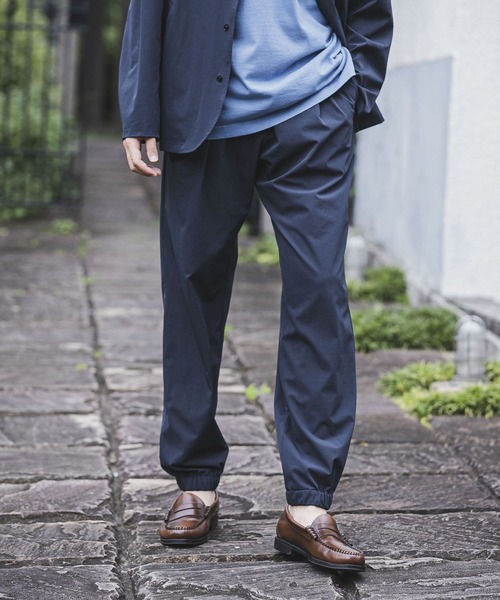 URBAN RESEARCH（アーバンリサーチ）の「タスランナイロンリラックスジョガーパンツ（その他パンツ・メンズ・ベージュ/グレー系その他/ブルー系その他・MEDIUM/LARGE）」の3枚目の写真