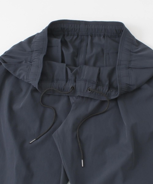 URBAN RESEARCH（アーバンリサーチ）の「タスランナイロンリラックスジョガーパンツ（その他パンツ・メンズ・ベージュ/グレー系その他/ブルー系その他・MEDIUM/LARGE）」の15枚目の写真