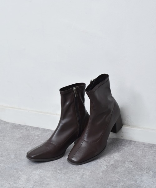 RETRO GIRL（レトロガール）の「ストレッチショートブーツ（ブーツ・レディース・ブラック/ベージュ/オフホワイト/ダークブラウン・M/L）」の3枚目の写真