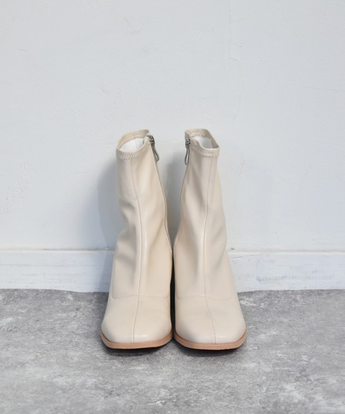 RETRO GIRL（レトロガール）の「ストレッチショートブーツ（ブーツ・レディース・ブラック/ベージュ/オフホワイト/ダークブラウン・M/L）」の6枚目の写真