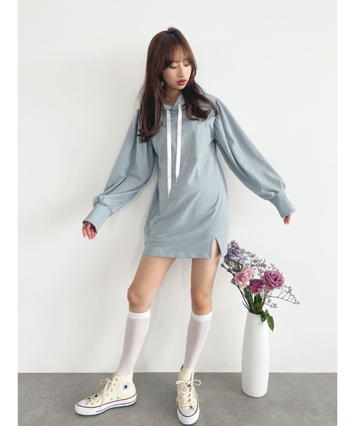 Honey Salon（ハニーサロン）の「fallin刺繍ミニ裏毛フーディワンピース（ワンピース・レディース・ホワイト/ブラック/ブルー・FREE）」の3枚目の写真