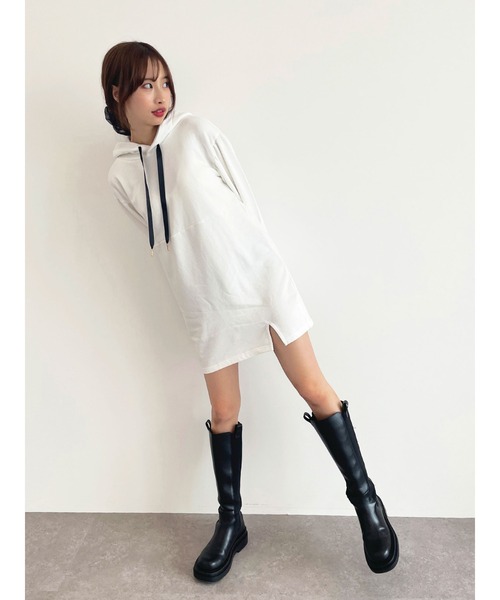 Honey Salon（ハニーサロン）の「fallin刺繍ミニ裏毛フーディワンピース（ワンピース・レディース・ホワイト/ブラック/ブルー・FREE）」の10枚目の写真