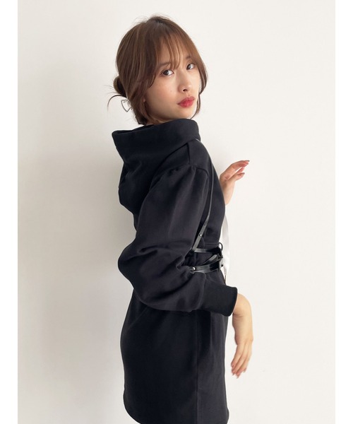 Honey Salon（ハニーサロン）の「fallin刺繍ミニ裏毛フーディワンピース（ワンピース・レディース・ホワイト/ブラック/ブルー・FREE）」の16枚目の写真