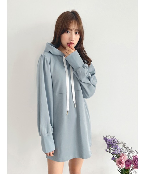 Honey Salon（ハニーサロン）の「fallin刺繍ミニ裏毛フーディワンピース（ワンピース・レディース・ホワイト/ブラック/ブルー・FREE）」の22枚目の写真