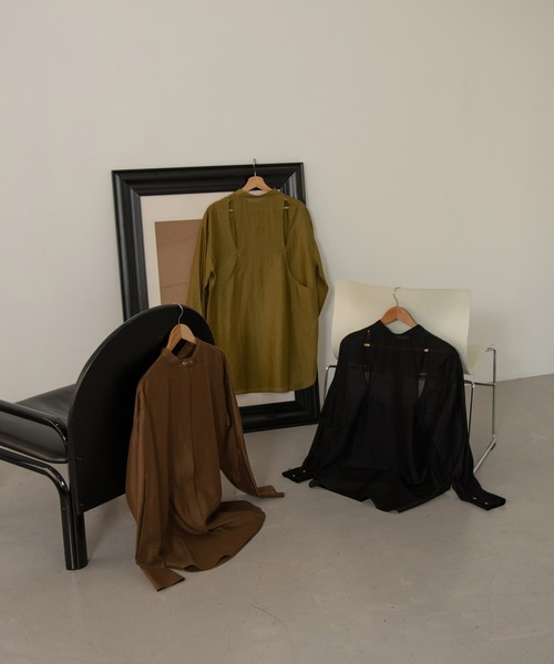 Amiur(エミレ)の「back open design shirt(シャツ/ブラウス・レディース・ブラック/ブラウン/オリーブ・FREE)」の12枚目の写真