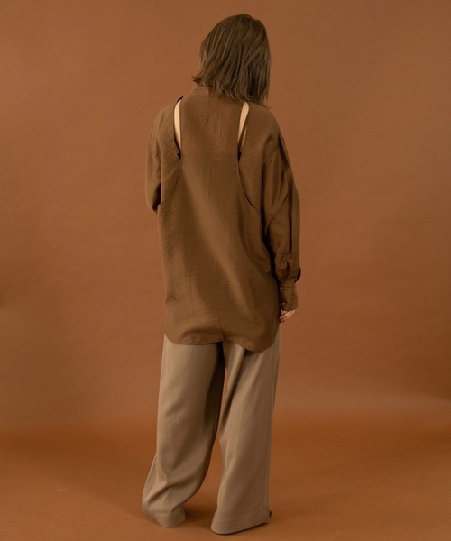 Amiur(エミレ)の「back open design shirt(シャツ/ブラウス・レディース・ブラック/ブラウン/オリーブ・FREE)」の7枚目の写真