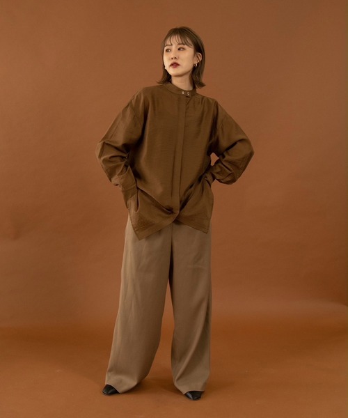 Amiur(エミレ)の「back open design shirt(シャツ/ブラウス・レディース・ブラック/ブラウン/オリーブ・FREE)」の13枚目の写真
