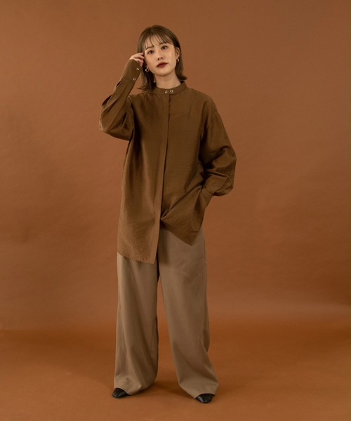 Amiur(エミレ)の「back open design shirt(シャツ/ブラウス・レディース・ブラック/ブラウン/オリーブ・FREE)」の6枚目の写真