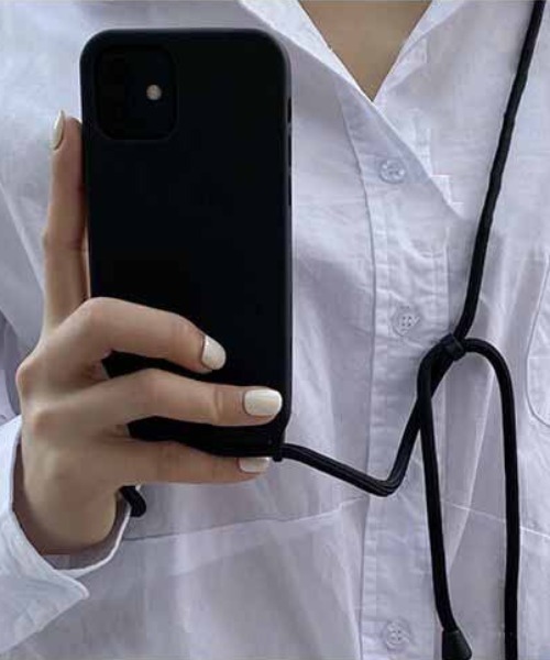 MANGROVE（マングローブ）の「プレーンマットiPhoneショルダーストラップケース（スマホケース/カバー・レディース・ブラック・A/C/E/H/D/G/I）」の6枚目の写真