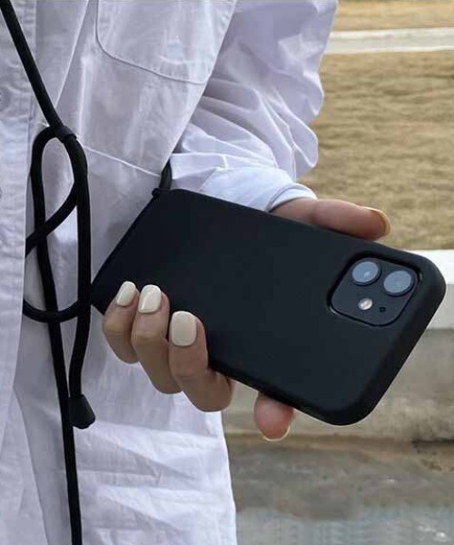 MANGROVE（マングローブ）の「プレーンマットiPhoneショルダーストラップケース（スマホケース/カバー・レディース・ブラック・A/C/E/H/D/G/I）」の5枚目の写真