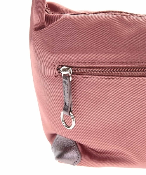 MK MICHEL KLEIN(エムケーミッシェルクラン)の「【撥水】バックルデザインショルダーバッグ(ショルダーバッグ・レディース・ピンク/チャコールグレー/ライトグレー・00)」の7枚目の写真