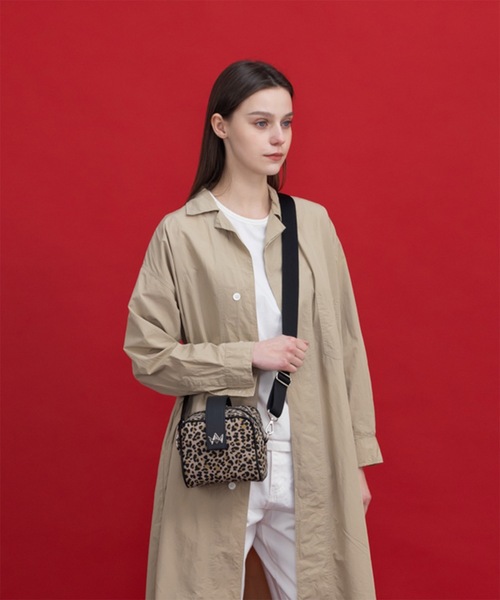 ATEMSTUDIO(アトムステュディオ)の「【ATEMSTUDIO 】キャシーキューブバッグ(ショルダーバッグ・レディース・ホワイト/ブラック/レオパード・FREE)」の3枚目の写真