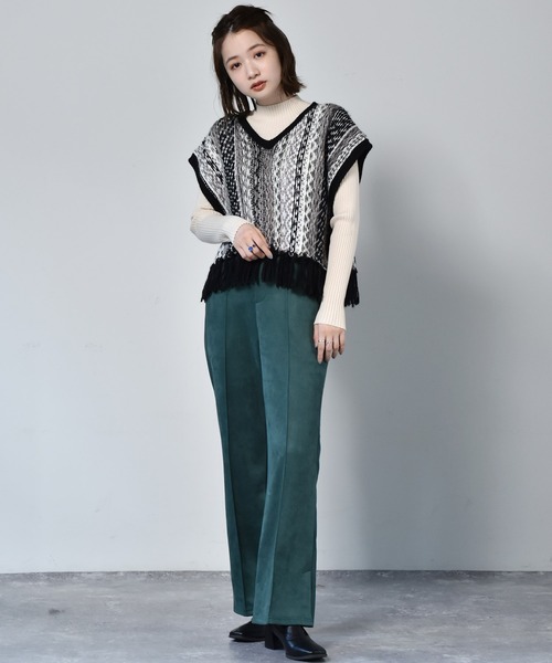 RETRO GIRL(レトロガール)の「スエードセミフレアパンツ(スラックス・レディース・ブラック/ブラウン/レッド/グリーン/アイボリー・FREE)」の16枚目の写真