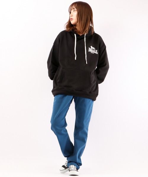 LONSDALE(ロンズデール)の「LONSDALE 裏毛オーバーサイズ スウェット パーカー(パーカー・メンズ・ブラック/ホワイト・LL/M/L)」の16枚目の写真