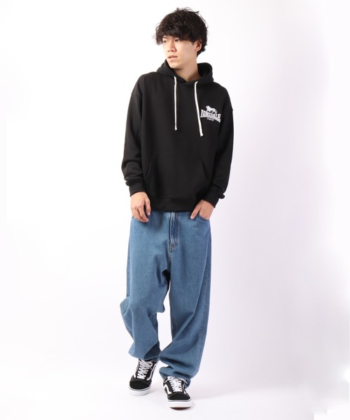 LONSDALE(ロンズデール)の「LONSDALE 裏毛オーバーサイズ スウェット パーカー(パーカー・メンズ・ブラック/ホワイト・LL/M/L)」の11枚目の写真