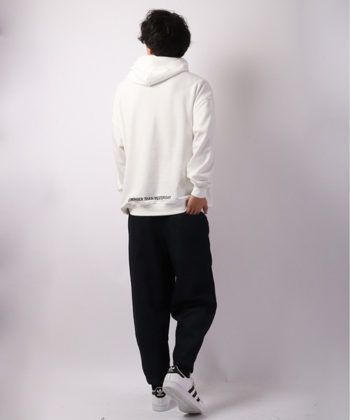 LONSDALE(ロンズデール)の「LONSDALE 裏毛オーバーサイズ スウェット パーカー(パーカー・メンズ・ブラック/ホワイト・LL/M/L)」の5枚目の写真