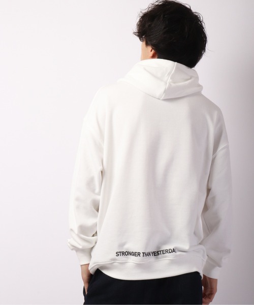 LONSDALE(ロンズデール)の「LONSDALE 裏毛オーバーサイズ スウェット パーカー(パーカー・メンズ・ブラック/ホワイト・LL/M/L)」の3枚目の写真