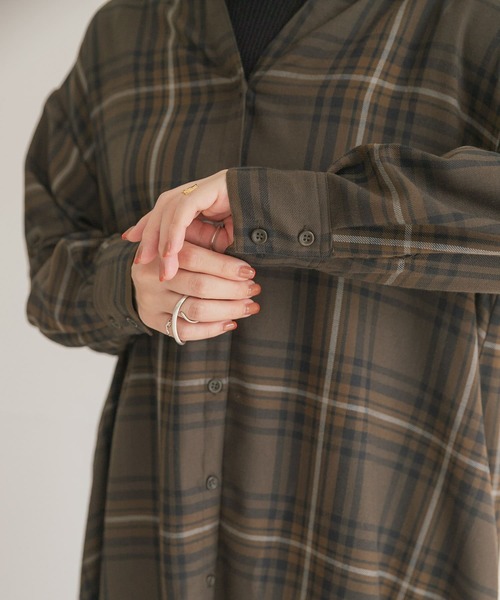 ITEMS URBANRESEARCH(アイテムズ アーバンリサーチ)の「チェックシャツワンピース(シャツワンピース・レディース・ブラウン/チャコールグレー・FREE)」の15枚目の写真