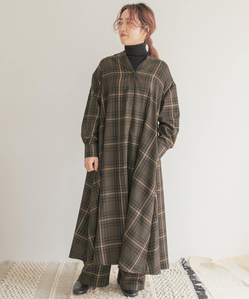 ITEMS URBANRESEARCH(アイテムズ アーバンリサーチ)の「チェックシャツワンピース(シャツワンピース・レディース・ブラウン/チャコールグレー・FREE)」の18枚目の写真