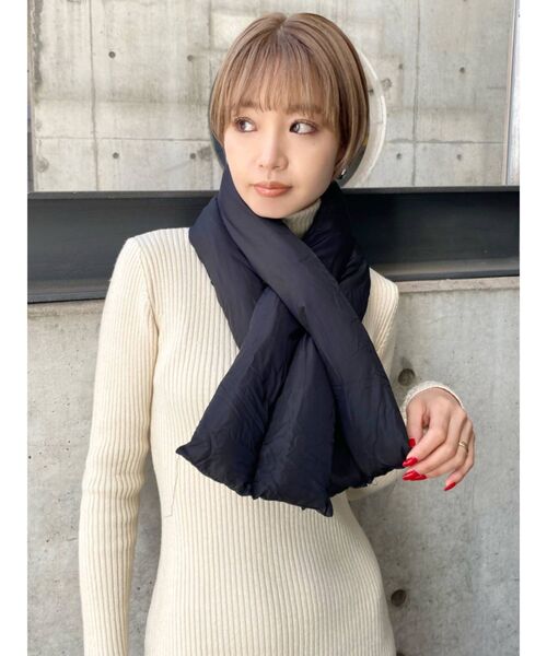 EMODA（エモダ）の「パッファーロングマフラー（マフラー・レディース・ブラック・FREE）」の2枚目の写真