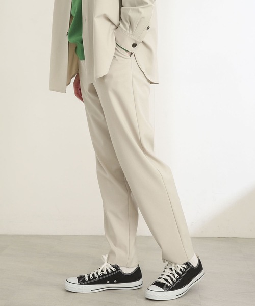 SENSE OF PLACE by URBAN RESEARCH（センスオブプレイスバイアーバンリサーチ）の「『セットアップ対応』テーパードスラックス（スラックス・メンズ・グレー/ライトベージュ・SMALL/MEDIUM/LARGE）」の4枚目の写真