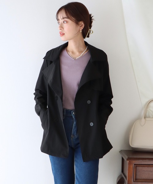 BLUEEAST（ブルーイースト）の「ショート丈トレンチコート ライトアウター（トレンチコート・レディース・ブラック/ベージュ/アイボリー・MEDIUM）」の2枚目の写真