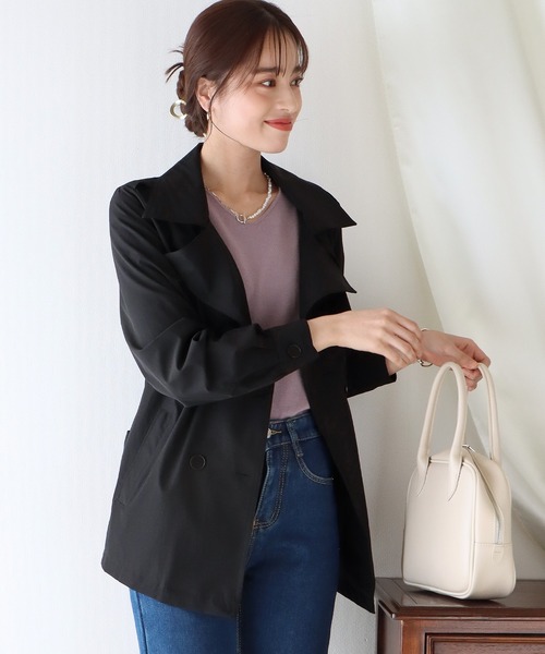 BLUEEAST（ブルーイースト）の「ショート丈トレンチコート ライトアウター（トレンチコート・レディース・ブラック/ベージュ/アイボリー・MEDIUM）」の13枚目の写真