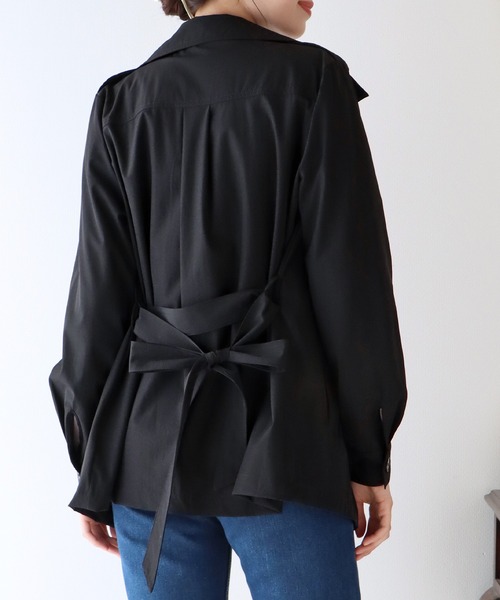 BLUEEAST（ブルーイースト）の「ショート丈トレンチコート ライトアウター（トレンチコート・レディース・ブラック/ベージュ/アイボリー・MEDIUM）」の15枚目の写真