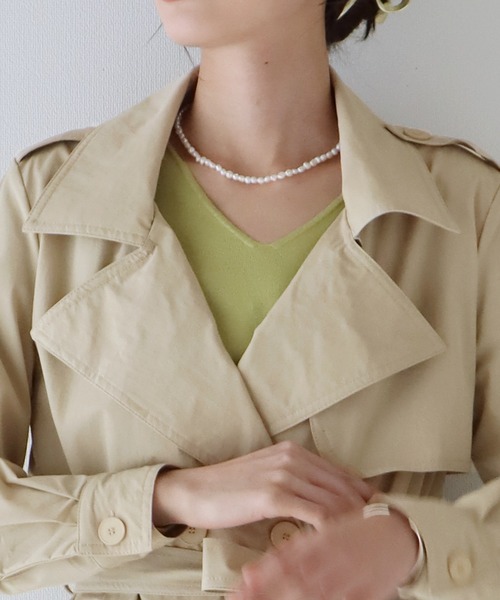 BLUEEAST（ブルーイースト）の「ショート丈トレンチコート ライトアウター（トレンチコート・レディース・ブラック/ベージュ/アイボリー・MEDIUM）」の19枚目の写真