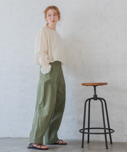 Crisp(クリスプ)の「ギャザーショートブラウス(シャツ/ブラウス・レディース・ホワイト/ブラック・FREE)」の3枚目の写真