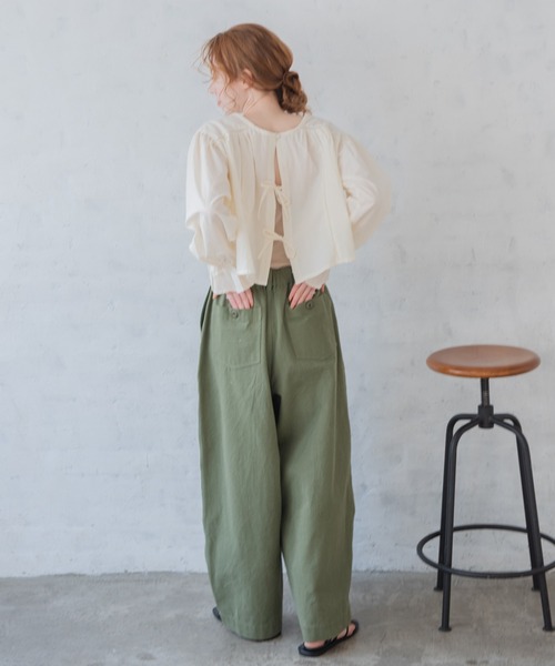 Crisp(クリスプ)の「ギャザーショートブラウス(シャツ/ブラウス・レディース・ホワイト/ブラック・FREE)」の4枚目の写真