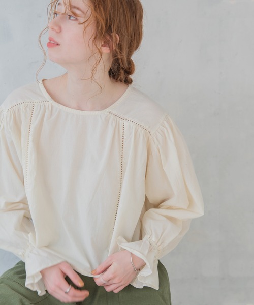 Crisp(クリスプ)の「ギャザーショートブラウス(シャツ/ブラウス・レディース・ホワイト/ブラック・FREE)」の7枚目の写真