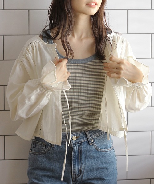 Crisp(クリスプ)の「ギャザーショートブラウス(シャツ/ブラウス・レディース・ホワイト/ブラック・FREE)」の12枚目の写真