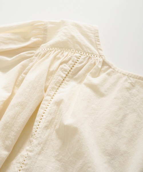 Crisp(クリスプ)の「ギャザーショートブラウス(シャツ/ブラウス・レディース・ホワイト/ブラック・FREE)」の22枚目の写真