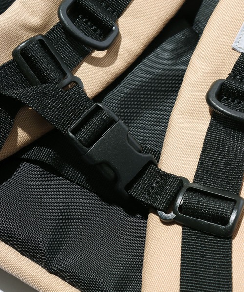 Carhartt WIP（カーハートダブリューアイピー）の「Carhartt WIP/カーハートダブリューアイピー Kickflip Backpack リュック A4 スケーター（バックパック/リュック・メンズ・ブラック/ライトブラウン/グリーン/ダークネイビー/ワインレッド/カモフラージュ/グリーン系その他/パープル/ベージュ系その他/ブラウン/ダークグリーン/ベージュ系その他2/ダークブラウン/ブルー・ONE SIZE）」の15枚目の写真