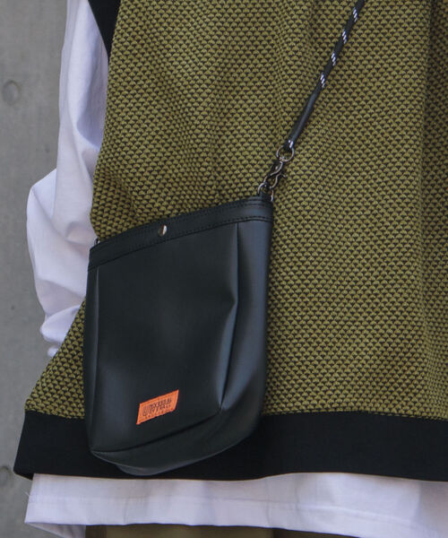 UNIVERSAL OVERALL（ユニバーサルオーバーオール）の「【UNIVERSAL OVERALL/ユニバーサルオーバーオール 】ザイルショルダー（ショルダーバッグ・メンズ・ブラック/ベージュ/ブルー・FREE）」の17枚目の写真