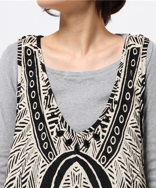 チャイハネ（チャイハネ）の「【チャイハネ】線描き風エスニックプリントトップス（シャツ/ブラウス・レディース・オフホワイト/ブラック/カーキ/ターコイズブルー・FREE）」の14枚目の写真