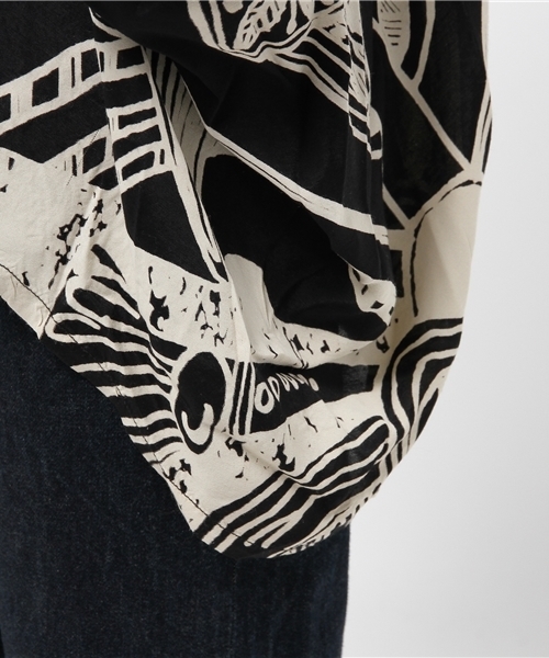 チャイハネ（チャイハネ）の「【チャイハネ】線描き風エスニックプリントトップス（シャツ/ブラウス・レディース・オフホワイト/ブラック/カーキ/ターコイズブルー・FREE）」の15枚目の写真