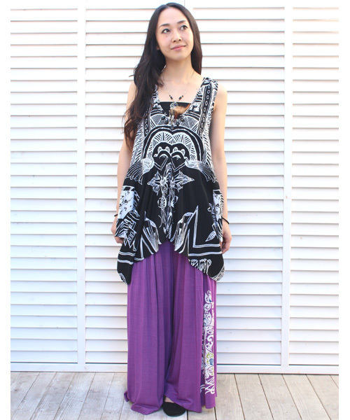 チャイハネ（チャイハネ）の「【チャイハネ】線描き風エスニックプリントトップス（シャツ/ブラウス・レディース・オフホワイト/ブラック/カーキ/ターコイズブルー・FREE）」の5枚目の写真