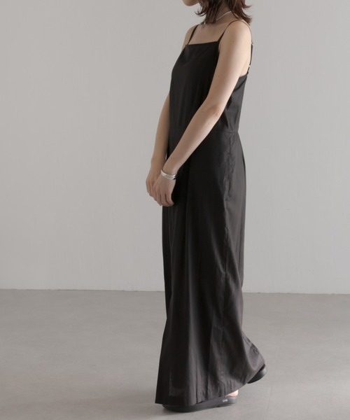 COLLAGE GALLARDAGALANTE（コラージュガリャルダガランテ）の「縦ラインが際立つ/Iラインキャミワンピース（ワンピース・レディース・ブラック/カーキ・FREE）」の18枚目の写真