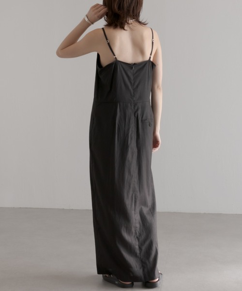 COLLAGE GALLARDAGALANTE（コラージュガリャルダガランテ）の「縦ラインが際立つ/Iラインキャミワンピース（ワンピース・レディース・ブラック/カーキ・FREE）」の20枚目の写真