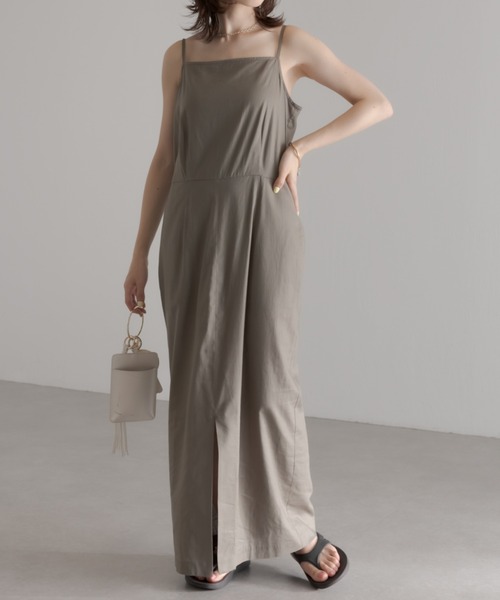 COLLAGE GALLARDAGALANTE（コラージュガリャルダガランテ）の「縦ラインが際立つ/Iラインキャミワンピース（ワンピース・レディース・ブラック/カーキ・FREE）」の10枚目の写真