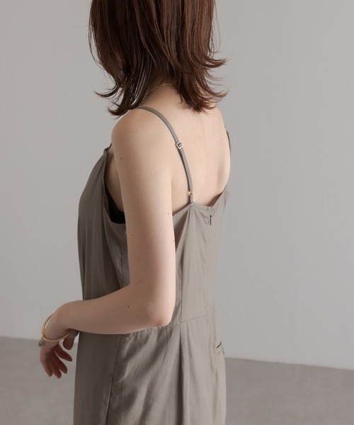 COLLAGE GALLARDAGALANTE（コラージュガリャルダガランテ）の「縦ラインが際立つ/Iラインキャミワンピース（ワンピース・レディース・ブラック/カーキ・FREE）」の5枚目の写真