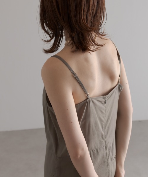 COLLAGE GALLARDAGALANTE（コラージュガリャルダガランテ）の「縦ラインが際立つ/Iラインキャミワンピース（ワンピース・レディース・ブラック/カーキ・FREE）」の8枚目の写真