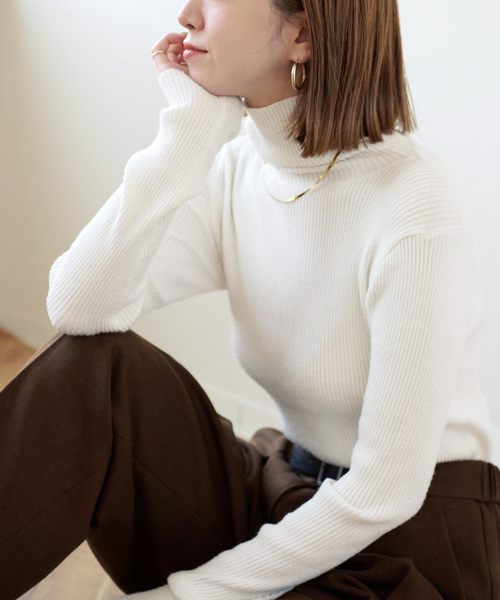 B.C STOCK（ベーセーストック）の「タートルリブニット*（ニット/セーター・レディース・ホワイト/ブラック/グレー/オレンジ/グリーン/キャメル・FREE）」の2枚目の写真