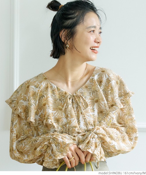 セール】フラワー柄ラッフルシフォンブラウス（Tシャツ/カットソー